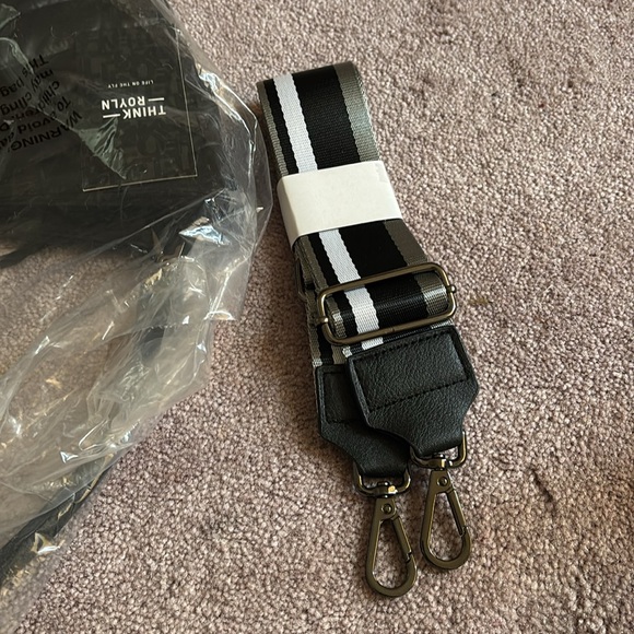 Royln Black Bag New in Bag - Picture 5 of 5